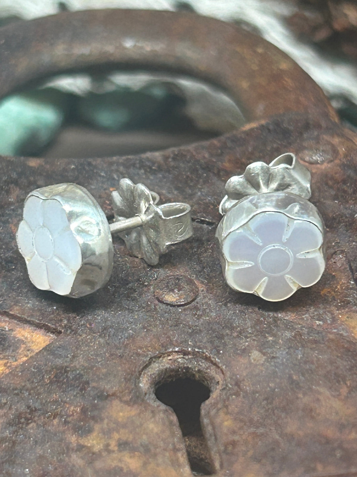 Mother Of Pearl Daisy Earrings