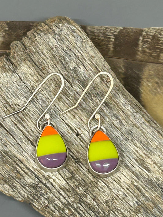 multi colored candy corn cabochons set in sterling silver with sterling ear wires.  these halloween earrings are 1.5 inches long.